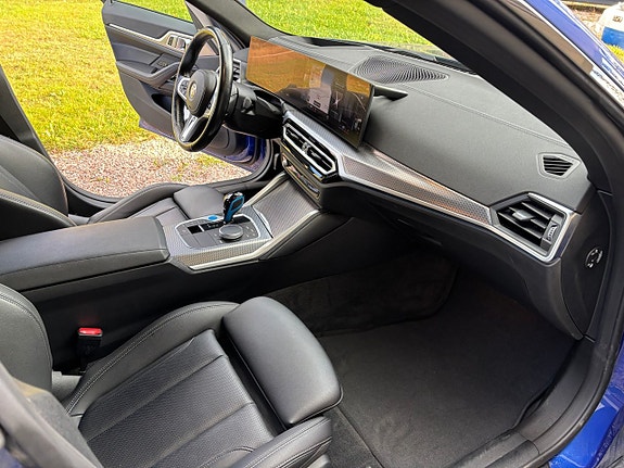 BMW i4 8 of 9