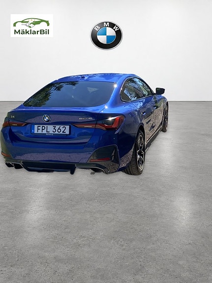 BMW i4 3 of 9