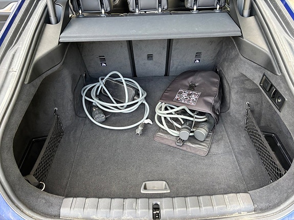 BMW i4 7 of 9