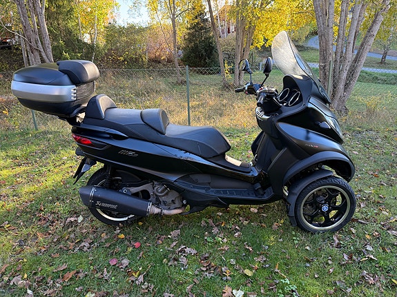 Piaggio MP3 500 LT Sport (2015) | Körs på B-kort | Välservad, Akrapovic & Toppbox 4 of 11