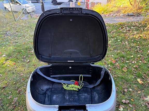 Piaggio MP3 500 LT Sport (2015) | Körs på B-kort | Välservad, Akrapovic & Toppbox 11 of 11
