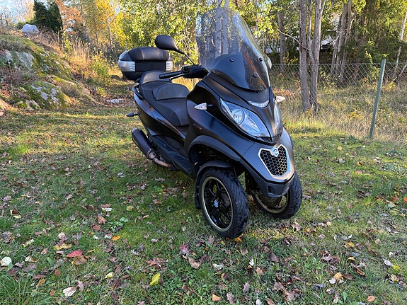 Piaggio MP3 500 LT Sport (2015) | Körs på B-kort | Välservad, Akrapovic & Toppbox 2 of 11