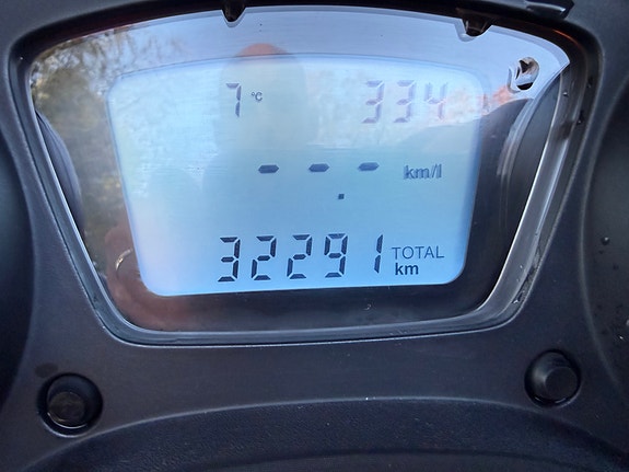 Piaggio MP3 500 LT Sport (2015) | Körs på B-kort | Välservad, Akrapovic & Toppbox 10 of 11