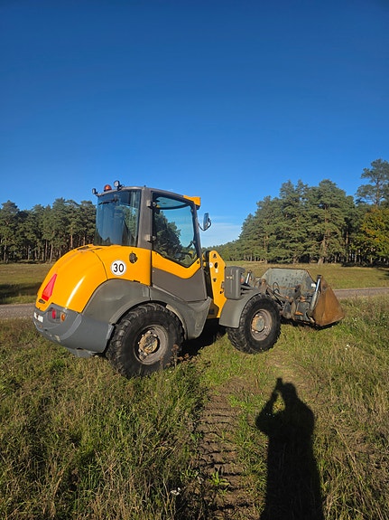 Ahlmann AX 100 2 of 10