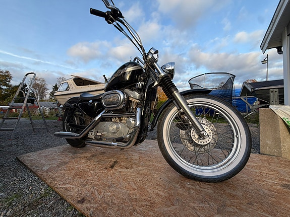 Harley-Davidson Sportster 1200 XLH 3 of 4
