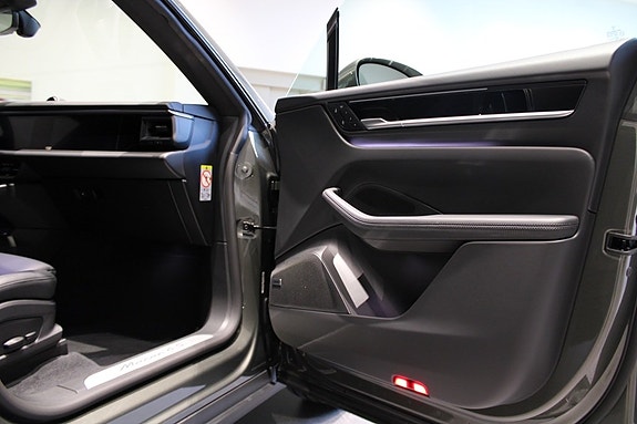 Porsche Macan 4S 12 of 18
