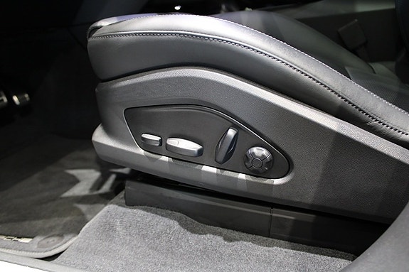 Porsche Macan 4S 4 of 18