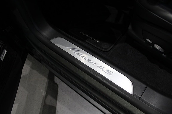 Porsche Macan 4S 17 of 18