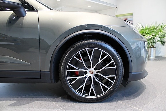 Porsche Macan 4S 15 of 18