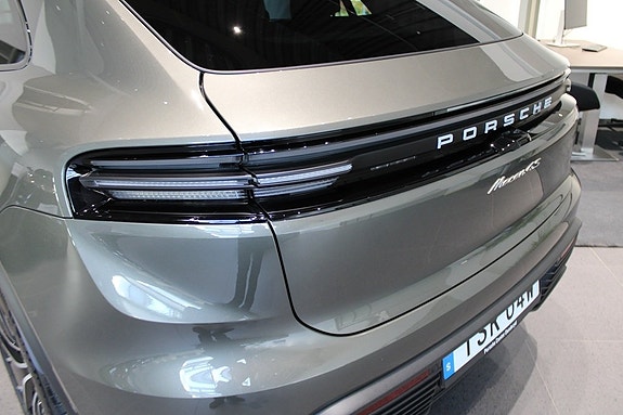 Porsche Macan 4S 10 of 18