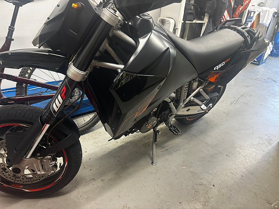 KTM 950 sm 3 of 3