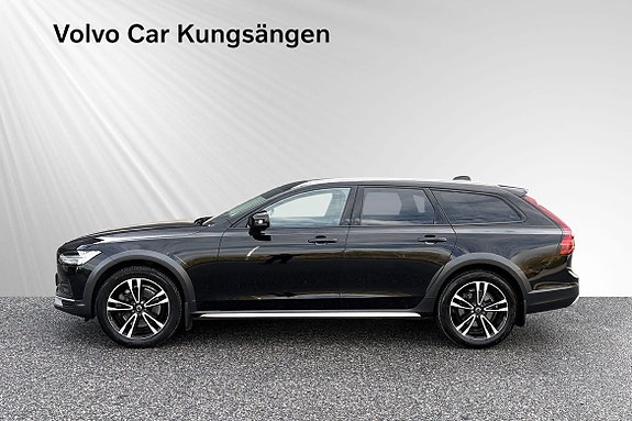Volvo V90 Cross Country 3 of 30