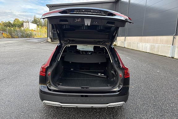 Volvo V90 Cross Country 14 of 30
