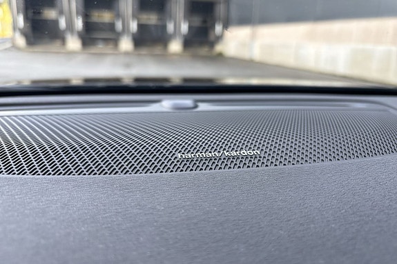 Volvo V90 Cross Country 19 of 30