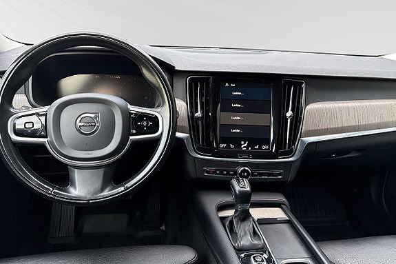 Volvo V90 Cross Country 9 of 30