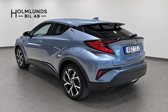 Toyota C-HR 4 of 15