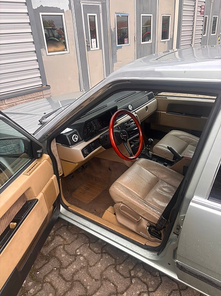 Volvo 740 3 of 10