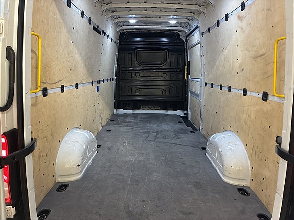 Volkswagen Crafter 35 12 of 24