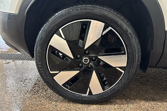 Volvo EX40 22 of 25