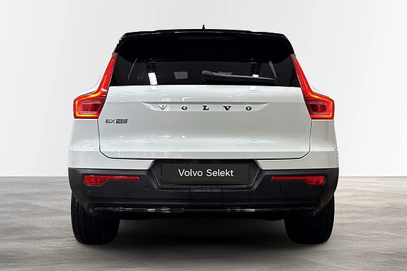 Volvo EX40 8 of 25