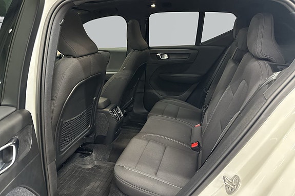 Volvo EX40 7 of 25