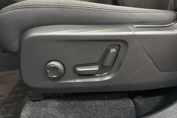 Volvo EX40 18 of 25