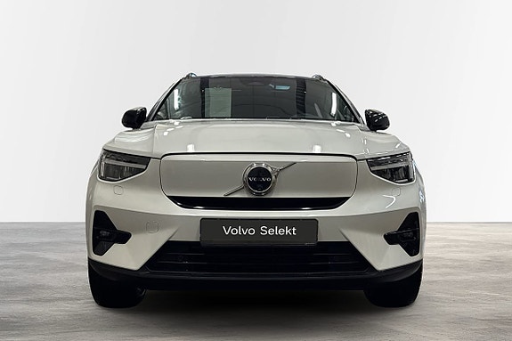 Volvo EX40 9 of 25