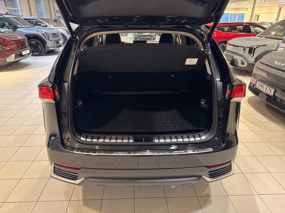 Lexus NX300h 14 of 19