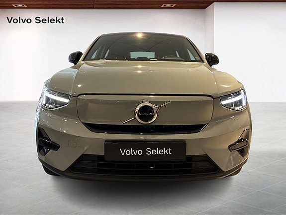 Volvo C40 2 of 15