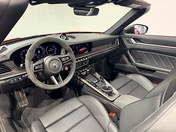 Porsche 911 Turbo S 29 of 30