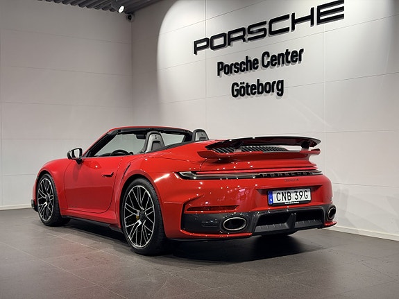 Porsche 911 Turbo S 10 of 30