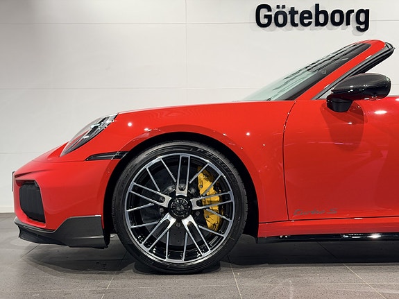 Porsche 911 Turbo S 23 of 30