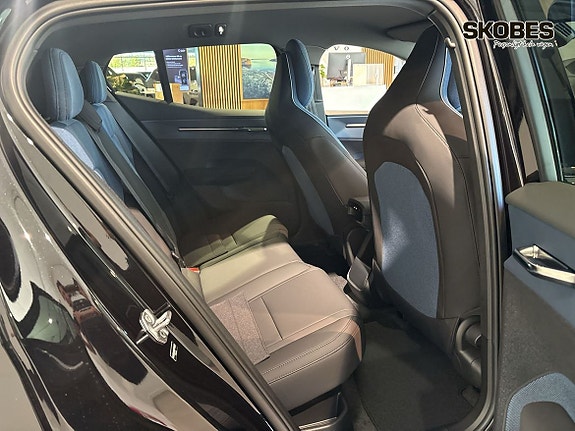 Volvo EX30 9 of 16