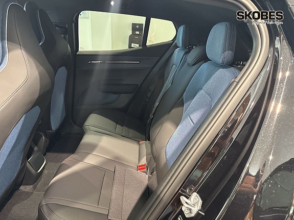Volvo EX30 8 of 16