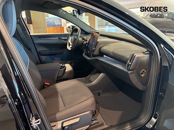 Volvo EX30 10 of 16