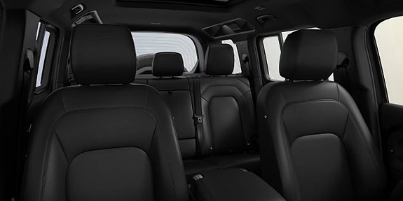 Land Rover Defender 110 6 of 7