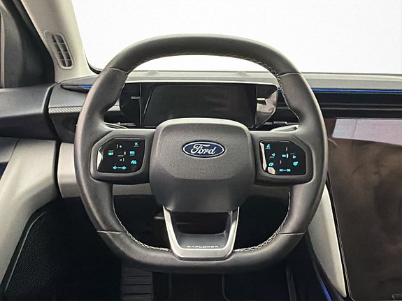 Ford Explorer 17 of 30