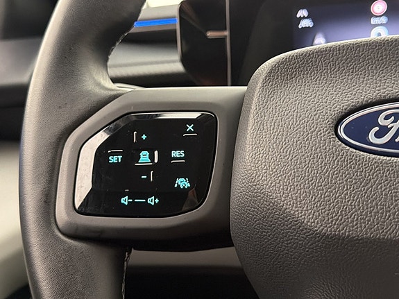 Ford Explorer 20 of 30
