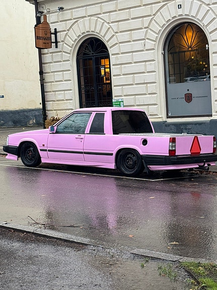 Volvo 740 2 of 3