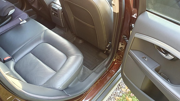 Volvo XC70 10 of 11