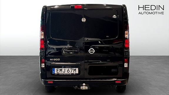 Nissan NV300 7 of 16