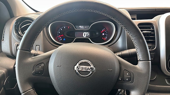Nissan NV300 14 of 16