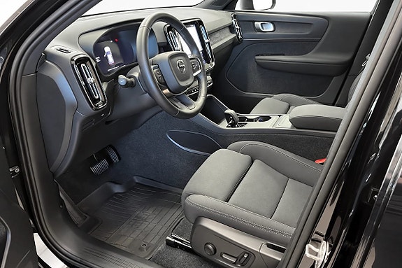 Volvo EX40 7 of 20