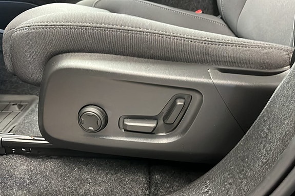 Volvo EX40 16 of 20