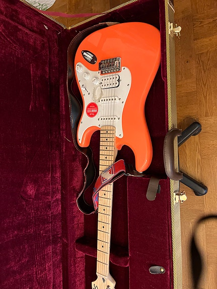 Squier Stratocaster elgitarr orange