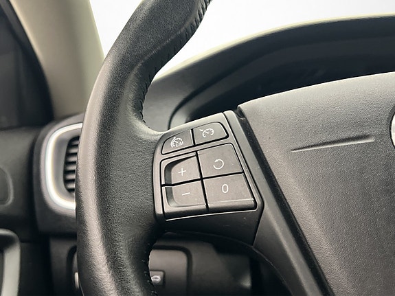 Volvo V40 Cross Country 18 of 30
