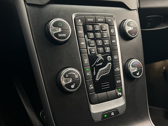 Volvo V40 Cross Country 23 of 30