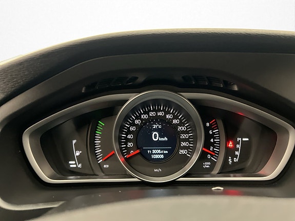 Volvo V40 Cross Country 17 of 30