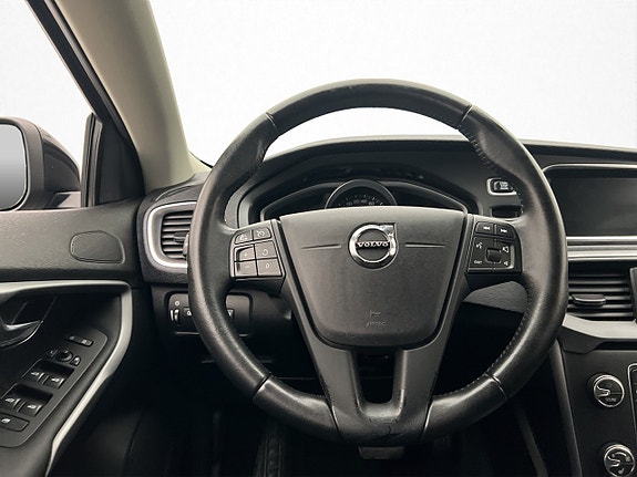 Volvo V40 Cross Country 13 of 30