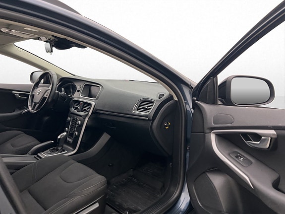 Volvo V40 Cross Country 15 of 30